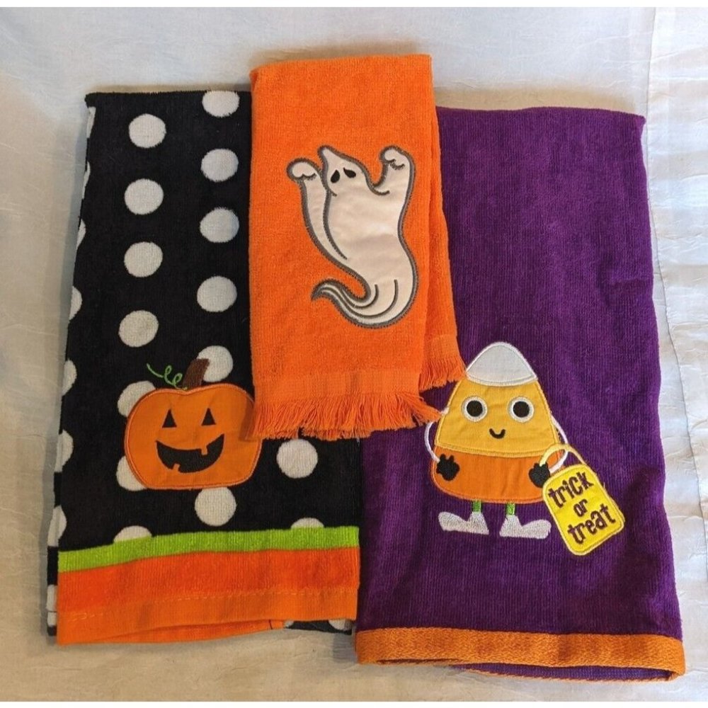 3 Vtg Halloween Hand Towels Embroidered Tea Ghost Candy Corn Pumpkin Applique